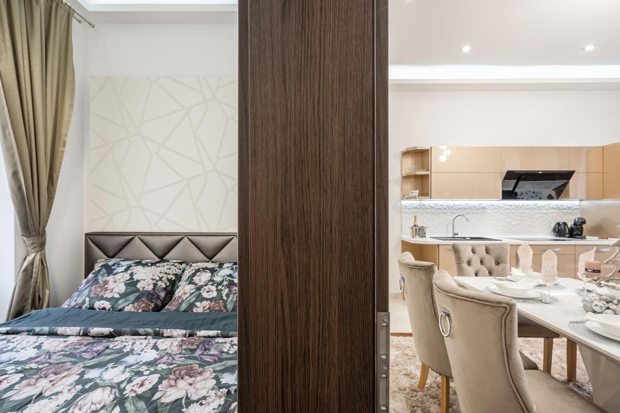 Centrum Opera Luxury Apartment With Free Garage Budapest Kültér fotó