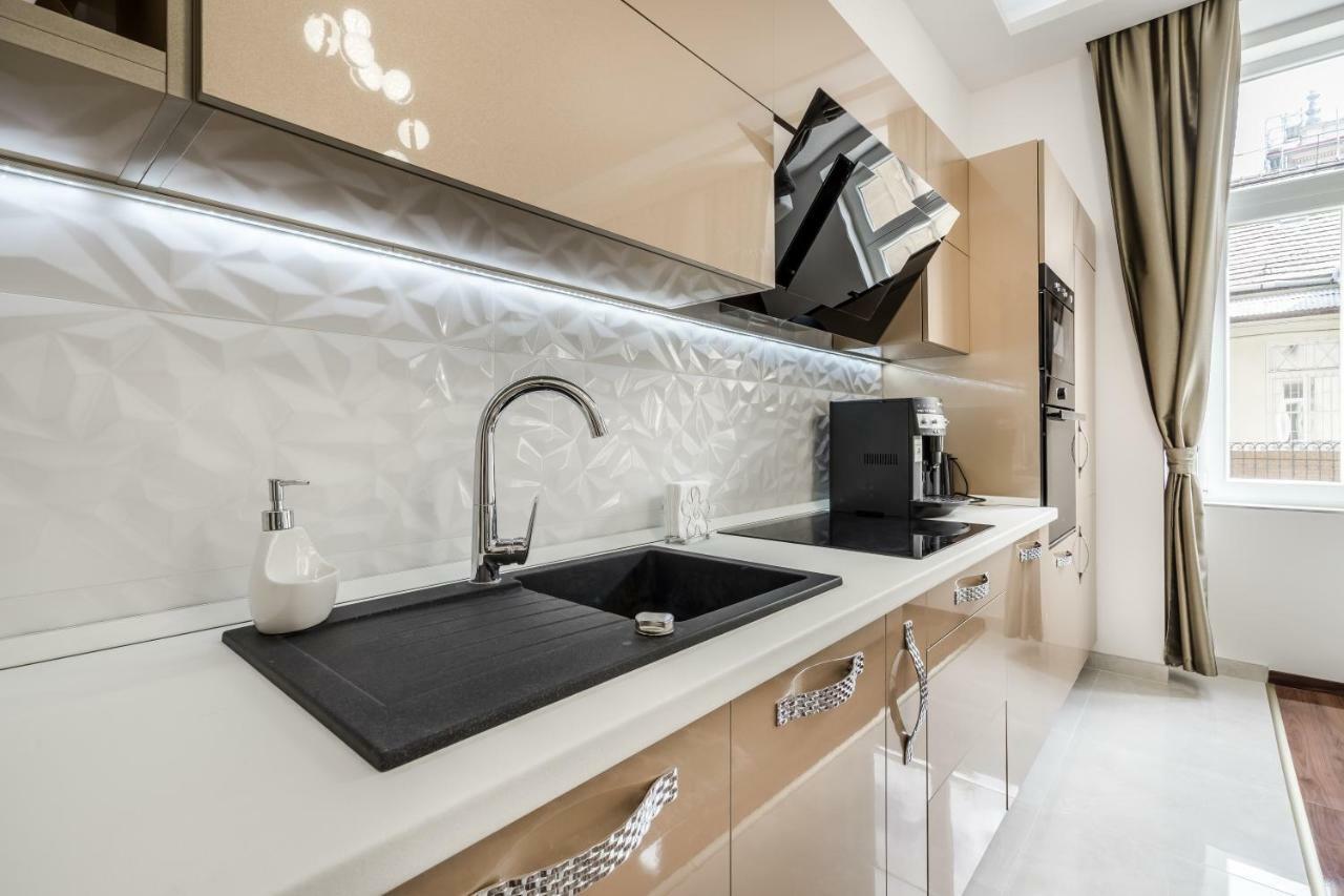 Centrum Opera Luxury Apartment With Free Garage Budapest Kültér fotó